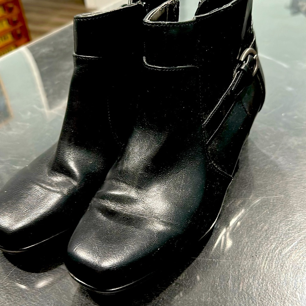 Women’s Life Stride Booties